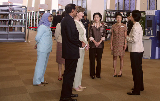 Mrs. Laura Bush visits the National Library Building in Singapore Thursday, Nov. 16, 2006, where she was briefed on the Lee Kong Chian Reference Library and viewed the Singapore and Southeast Asia Collections and rare book display. White House photo by Shealah Craighead