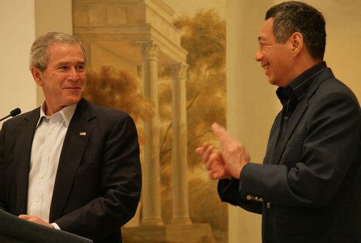 President George W. Bush and Prime Minister Lee Hsien Loong of Singapore deliver remarks during a dinner Thursday, November 16, 2006. The President congratulated the people of Singapore "for being such a vivid example of enterprise and markets and hard work." White House photo by Shealah Craighead