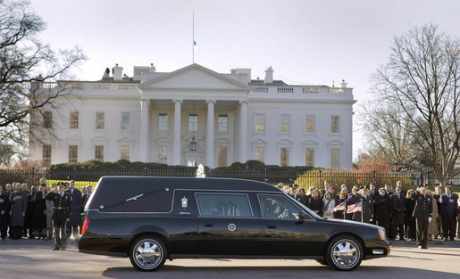 The funeral cortege of former President Gerald R. Ford passes by the White House Tuesday, Jan. 2, 2007, en route to the National Cathedral. White House photo by Shealah Craighead