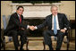 President George W. Bush welcomes Panama’s President Martin Torrijos to the Oval Office, Friday, Feb. 16, 2007. White House photo by Eric Draper