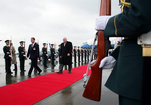 Vice President Dick Cheney walks the red carpet upon his arrival to Haneda International Airport in Tokyo, Tuesday, February 20, 2007. The Vice President is scheduled to meet senior Japanese officials and visit U.S. military personnel before traveling to Australia later in the week. White House photo by David Bohrer