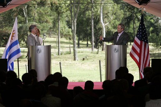 President George W. Bush and Uruguay's President Tabare Vazquez hold a joint press availability Saturday, March 10, 2007, at Estancia Anchorena, the presidential retreat. White House photo by Paul Morse