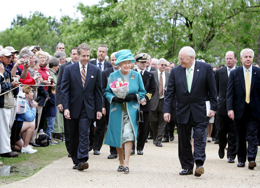 Vice President Dick Cheney accompanies Her Majesty Queen Elizabeth II of England Friday, May 4, 2007, on a tour of Jamestown Settlement in Williamsburg, Virginia. The Queen's visit comes during the 400th anniversary celebrations at Jamestown, the first permanent English settlement in North America. White House photo by David Bohrer