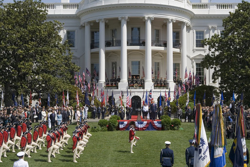 The U.S. Army Old Guard Fife and Drum Corps marches across the South Lawn during the Arrival Ceremony for Her Majesty Queen Elizabeth II and His Royal Highness The Prince Philip Duke of Edinburgh Monday, May 7, 2007, on the South Lawn. White House photo by Lynden Steele