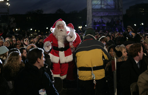 Santa Claus arrives on the Ellipse in Washington, D.C., Thursday, Dec. 6, 2007, for the lighting of the National Christmas Tree. White House photo by Shealah Craighead