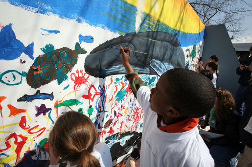 Kids paint a large mural of an ocean scene at the White House Easter Egg Roll Monday, Mar. 24, 2008 on the South Lawn of the White House. The theme for the 2008 Easter Egg Roll is Ocean Conservation. The kids were able to learn how to keep our oceans clean and healthy for fish and other ocean life. White House photo by Joyce N. Boghosian