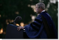 President George W. Bush addresses graduating seniors, faculty and guests as he gives the commencement address to the Class of 2008 at Furman University in Greenville, SC.  White House photo by Chris Greenberg