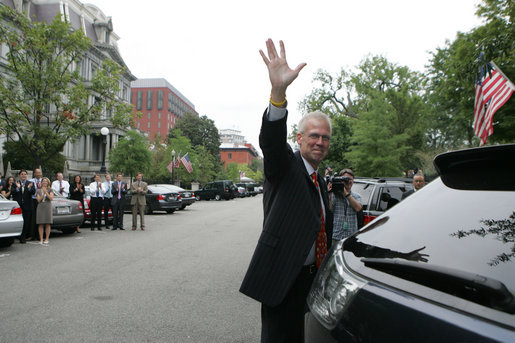 Former White House Press Secretary Tony Snow waves goodbye Sept. 14, 2007, as he departs the White House on his final day at the office. The 53-year-old spokesman died early Saturday, July 12, 2008, of cancer. Said the President in a statement, "The Snow family has lost a beloved husband and father. And America has lost a devoted public servant and a man of character." White House photo by Chris Greenberg