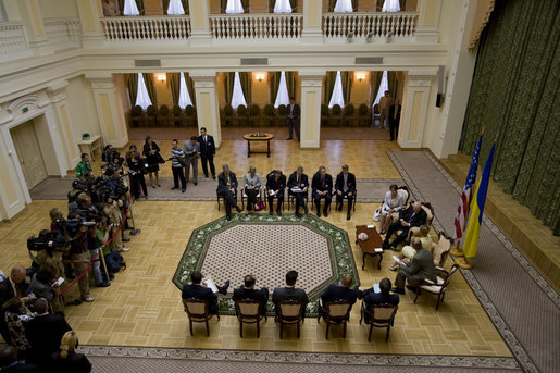 Vice President Dick Cheney, far right, and Prime Minister of Ukraine Yulia Tymoshenko are joined by a U.S. delegation, above, and their Ukrainian counterparts, below, for a meeting Friday, Sept. 5, 2008 at the Club of Ministries in Kyiv. White House photo by David Bohrer