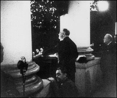 British Prime Minister Churchill, right, accompanied President Roosevelt to the National Community Tree Lighting Ceremony in 1941.