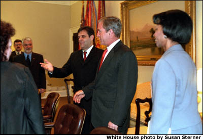 President Bush greets President Vojislav Kostunica of Yugoslavia. White House photo by Susan Sterner