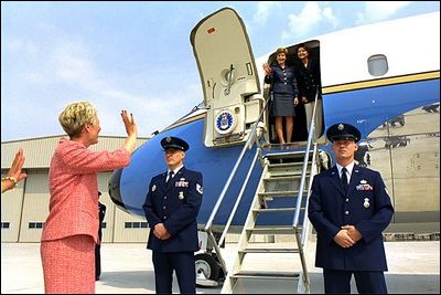 Waving goodbye at Andrews Air Force Base, Mrs. Bush and Mrs. Kwasniewska head to Philadelphia to visit the Thaddeus Kosciuszko house July 18. Trained as a military engineer, Mr. Kosciuszko came to America from Poland in 1776 to help fight in the American Revolutionary War.