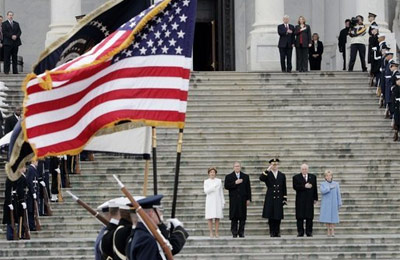 President George W. Bush and Laura Bush lead the Inaugural Parade down Pennsylvania Avenue en route the White House, Thursday, Jan. 20, 2005. Marking the beginning of his second term, President Bush took the oath of office during a ceremony at the U.S. Capitol. White House photo by Eric Draper