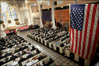 President George W. Bush and Laura Bush participate in the Service of Prayer and Remembrance at St. Paul’s Chapel near Ground Zero in New York City Sunday, September 10, 2006. Earlier in the day the President and Mrs. Bush visited the World Trade Center site to mark the fifth anniversary of the September 11th terrorist attacks.