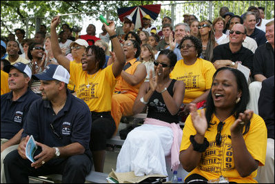 The cheers are for the kids Sunday, June 26, 2005, as the Black Yankees of Newark, N.J., take on the Memphis Red Sox of Chicago at "Tee Ball on the South Lawn."