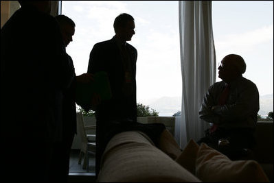 Vice President Dick Cheney, right, talks with his advisors, Sunday, May 7, 2006 prior to participating in a meeting with the Adriatic Charter countries of Croatia, Albania and Macedonia in Dubrovnik, Croatia.