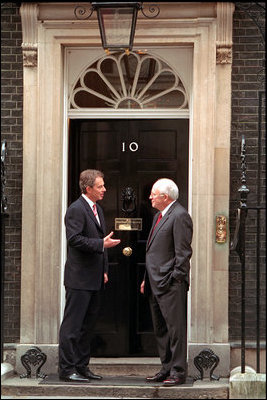 Standing in front of Prime Minister Tony Blair's residence, Number 10 Downing Street, Vice President Dick Cheney shares some final words before departing London March 11. 